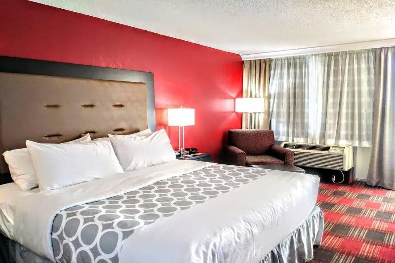 Pittsburgh East Hotel